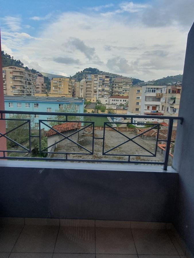 Guesthouse Family Doko 베라트 외부 사진